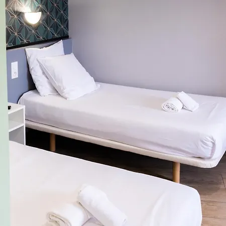 Luxia & 4* Parigi