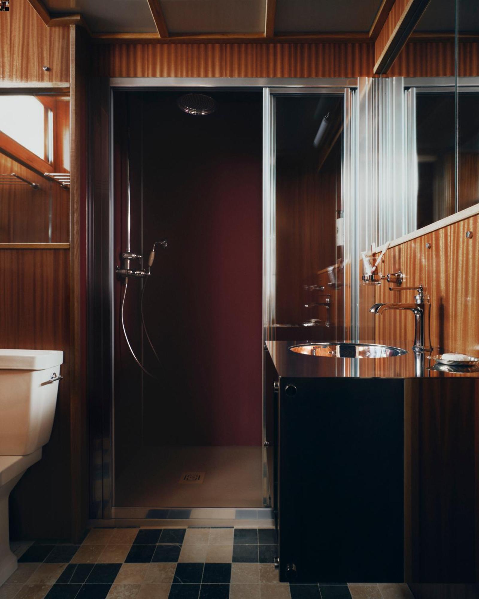 Hotel Luxia & 4*